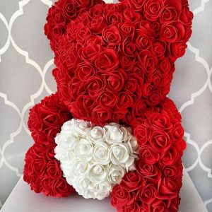 Mis z róż 40 cm czerwony z sercem